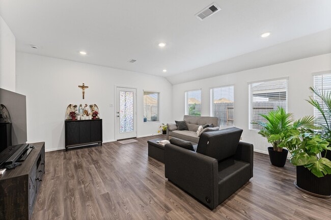 Foto del edificio - 31722 Harmony High Ln