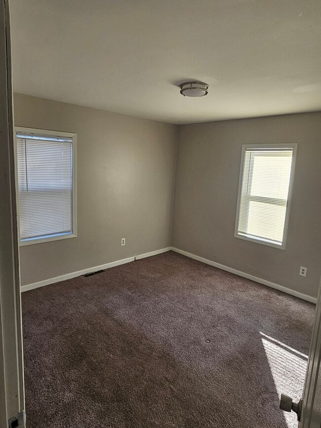 Building Photo - 16888 Lenore Ave