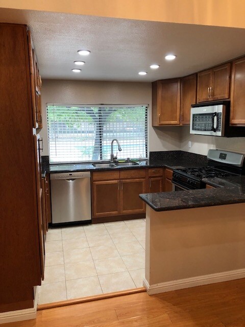 Kitchen area - 1026 Sheila Ct