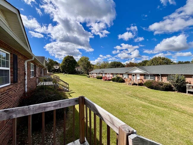 Building Photo - Adorable 1 bed / 1.5 bath with Garage