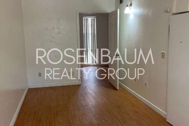 Building Photo - 770 N Dodge Blvd