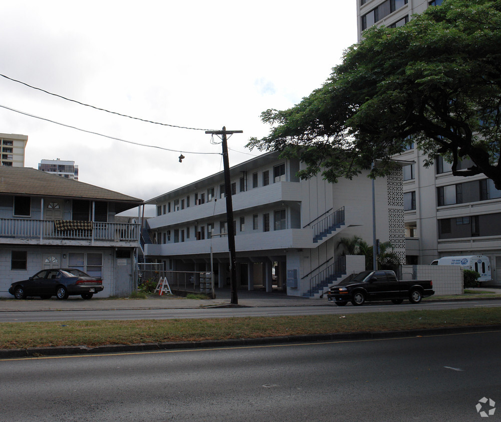 Building Photo - 2222 Kapiolani Blvd