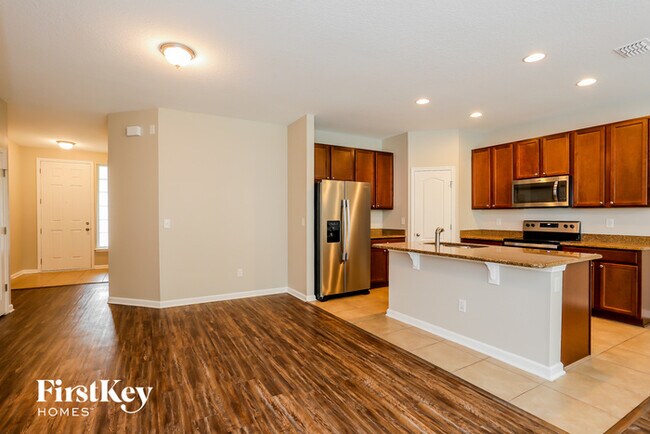 Building Photo - 2952 Mainsail Cir S