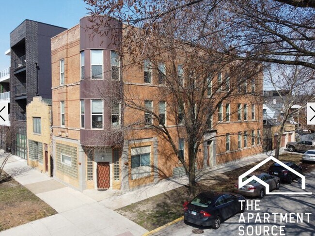 Foto del edificio - 2732 W Chicago Ave