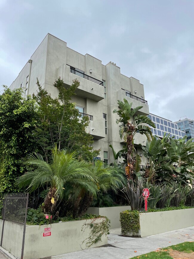 Foto del edificio - 5842 Harold Way