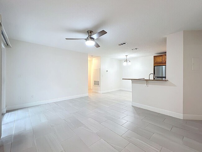 Foto del edificio - 2580 Grassy Point Dr