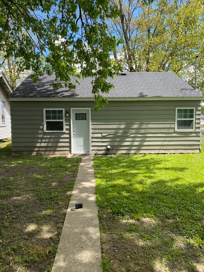 654 N Hoke Ave, Frankfort, IN 46041 House Rental in Frankfort, IN
