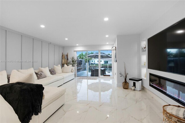 Foto del edificio - 2115 NE 123rd St