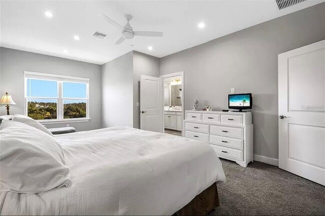 Building Photo - 5569 Cannes Cir