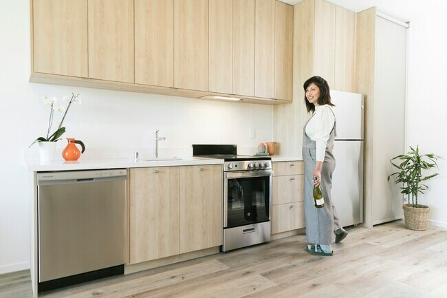 Building Photo - 3732 10th Avenue, Unit 309