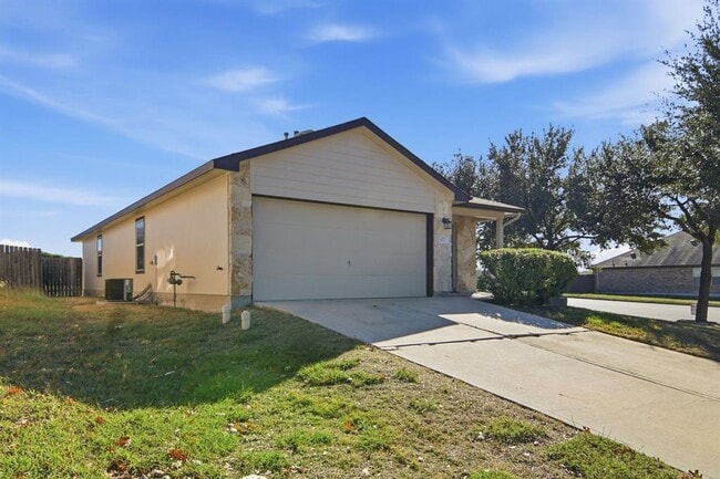 Building Photo - 177 Pebble Creek Ln