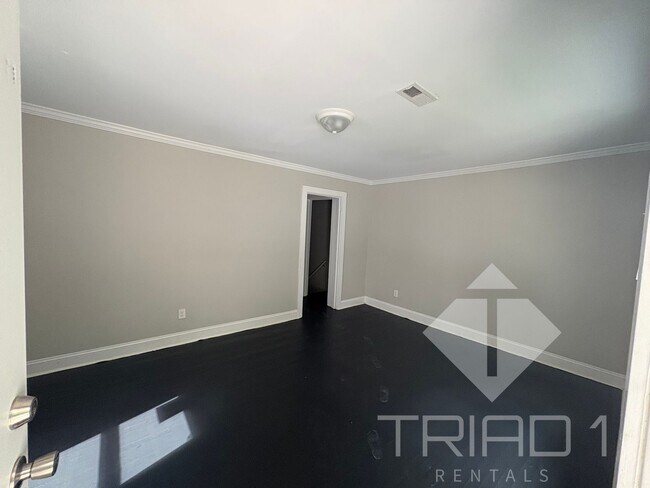 Foto del edificio - Freshly Renovated Homes in a Charming High Point Neighborhood – $1050 3bd/1ba