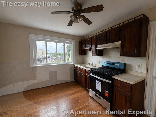 Building Photo - 106 Vernon St