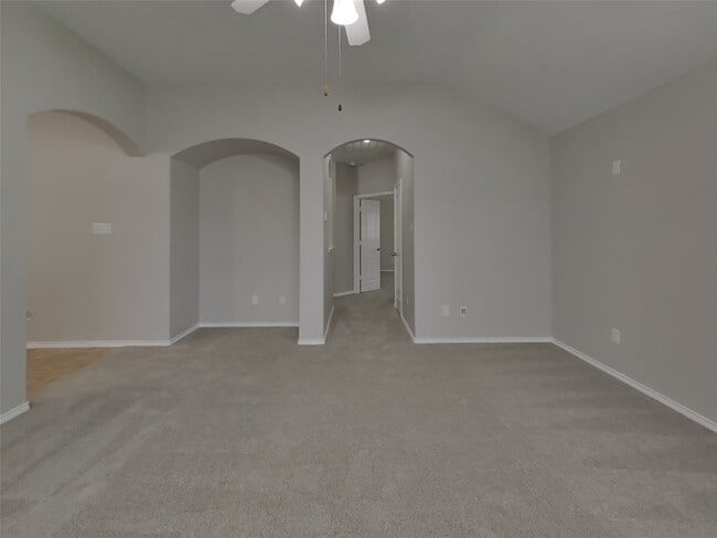 Foto del edificio - 8039 Branson Park Ln