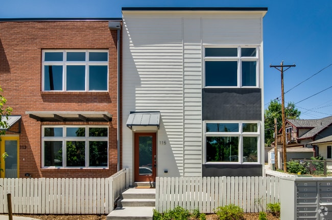 Building Photo - 115 N Iowa Ave