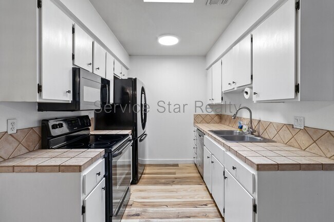 Building Photo - 8131 N 107th Ave