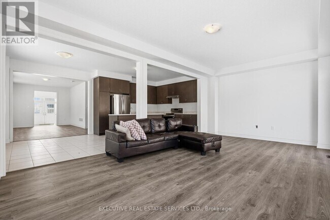 Photo du bâtiment - 67 Bloomfield Cres