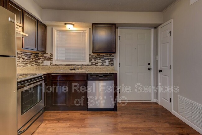 Foto del edificio - 930 S Campbell Ave