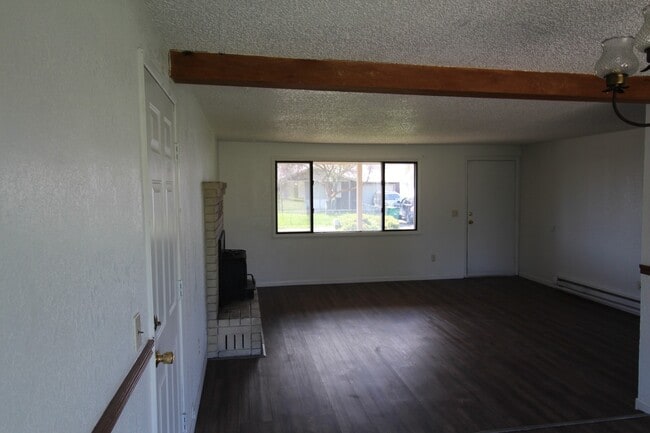 Building Photo - 4831 Darwin Pl