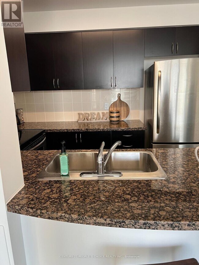 Photo du bâtiment - 4900-4900 Glen Erin Dr