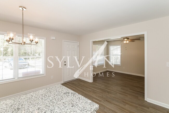 Building Photo - Gorgeous Newly Built 3BR Home