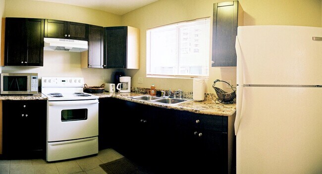 cocina - 2214 Aloha Dr