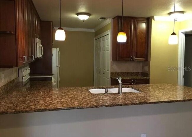 Building Photo - 640 Kenwick Cir