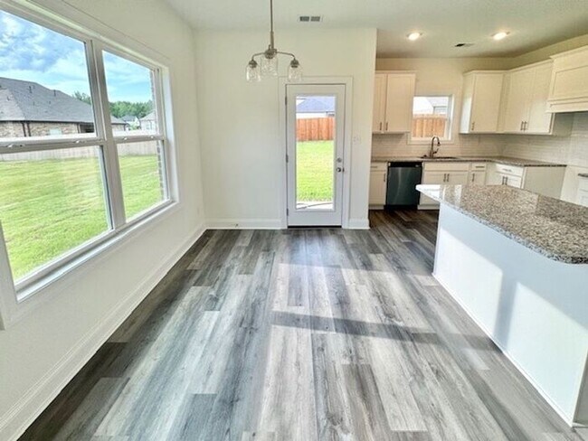 Foto del edificio - Brand New 4BR 2.5bath + office home in Oli...