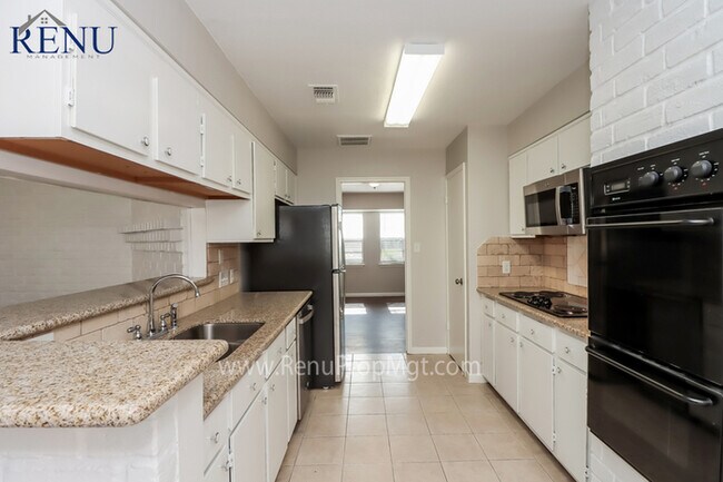 Building Photo - 6906 McCullum Rd