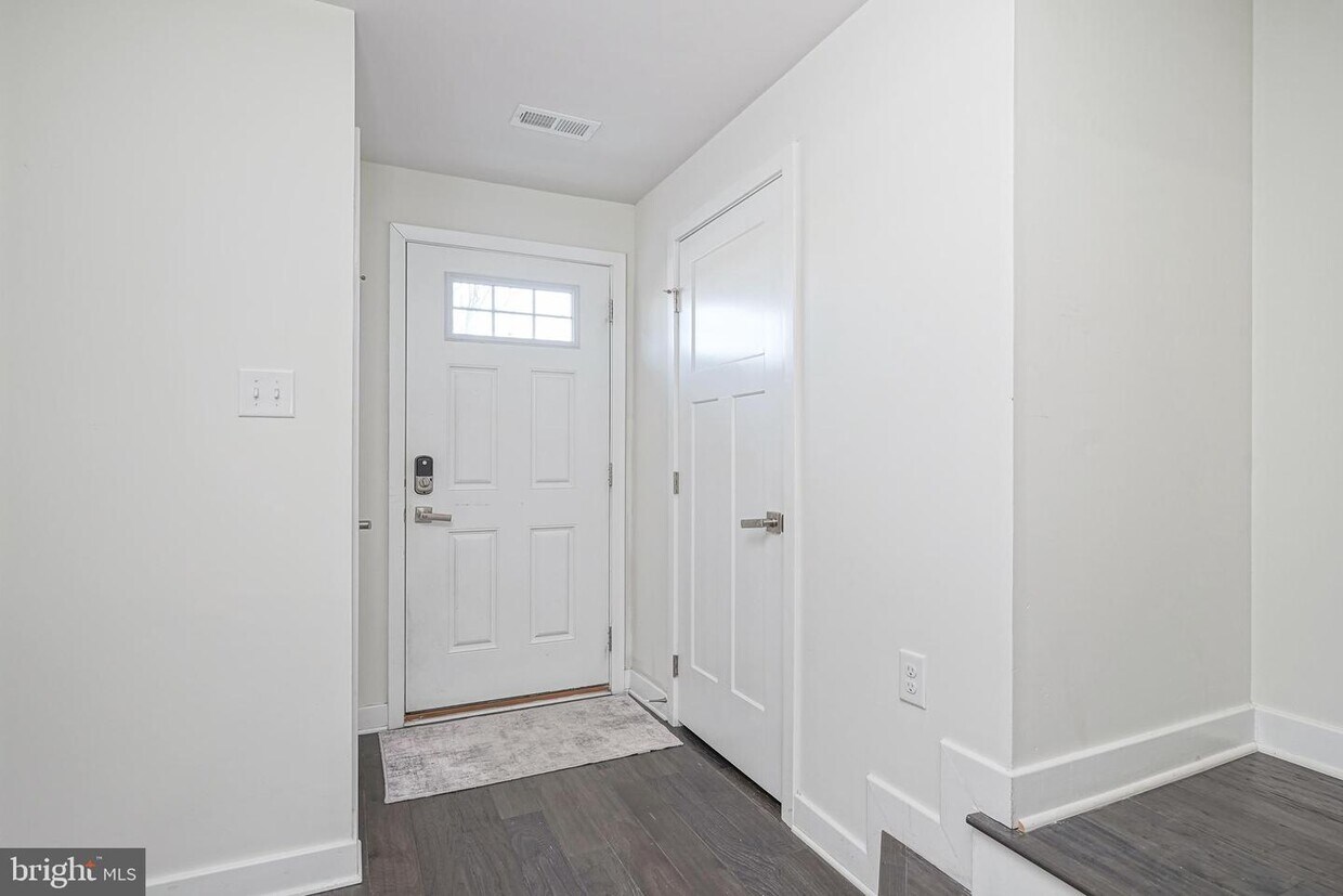 121 Isabela Wy, Cinnaminson, NJ 08077 Townhome Rentals in Cinnaminson NJ