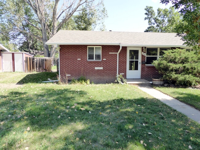 Building Photo - 1200 Castlerock Dr