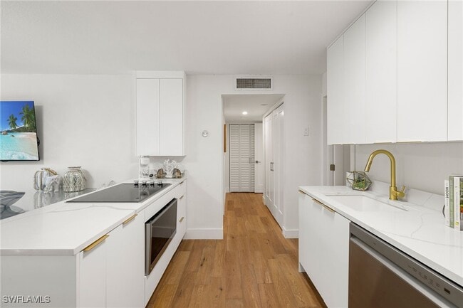 Foto del edificio - 175 5th Ave S