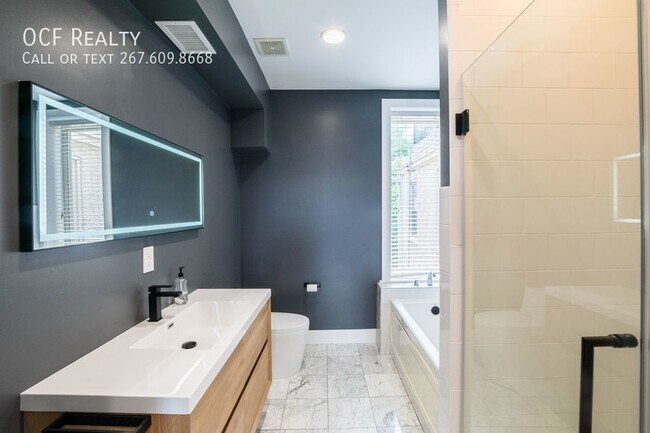 Building Photo - Fantastic Fairmount Three Bedroom / Three ...