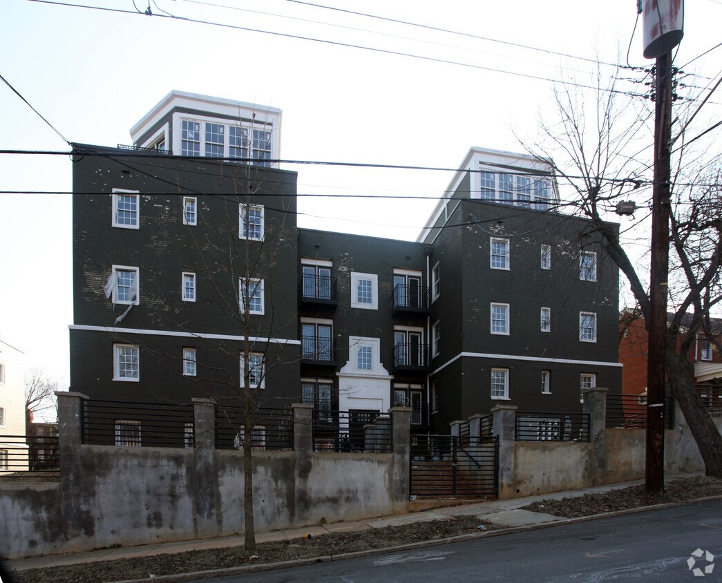 Foto del edificio - 76-86 Forrester St SE