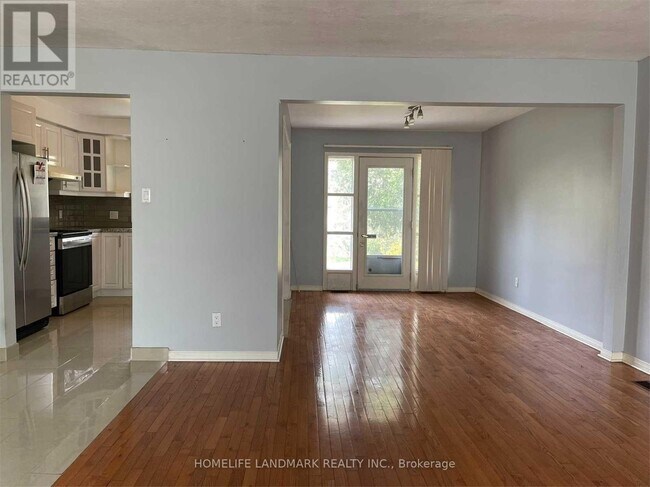 Photo du bâtiment - 222 Cummer Ave