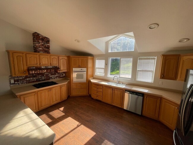 Building Photo - 148 Sherwood Dr