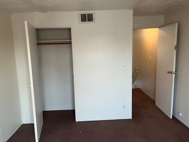 Foto del edificio - BROOKSTON...2 Bedroom 1 Bath