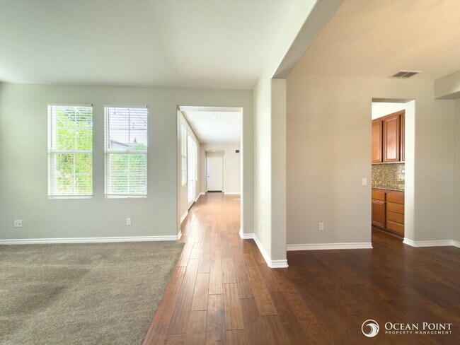 Foto del edificio - 3 Bedroom Condo for Rent in Ventura!