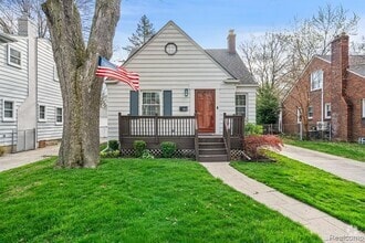 Building Photo - 822 N Gainsborough Ave