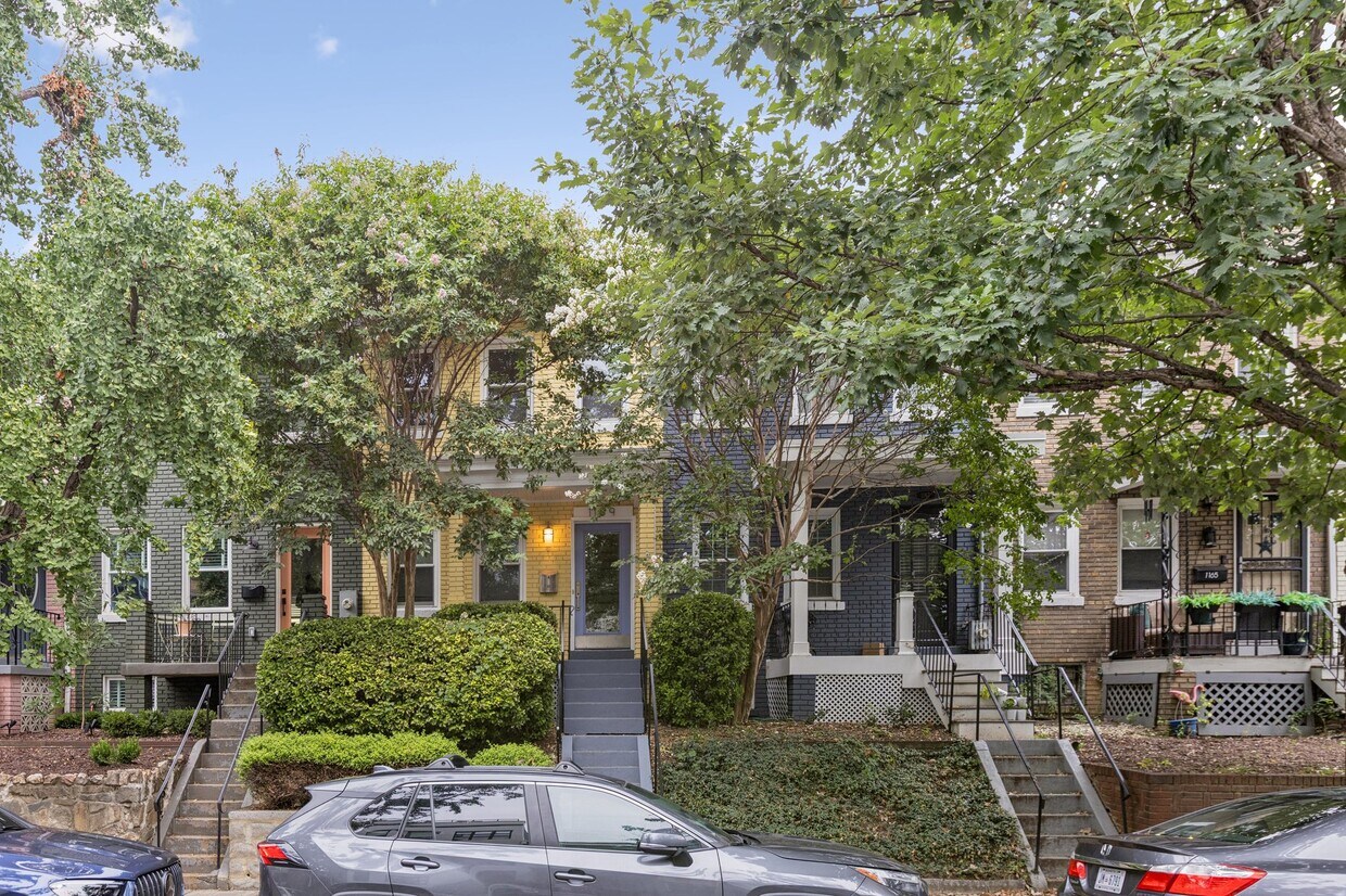 Foto principal - 1169 Abbey Pl NE