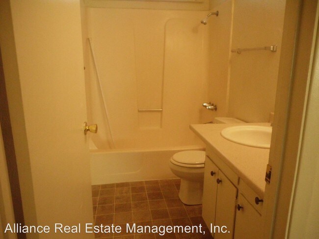 Building Photo - 3 Carson