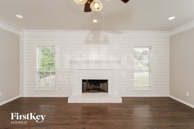 Building Photo - 3030 Weatherford Dr