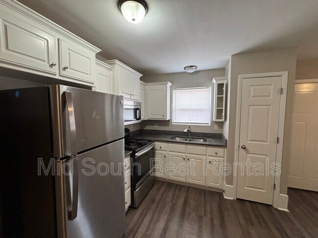 Foto del edificio - 320 Clint Rd