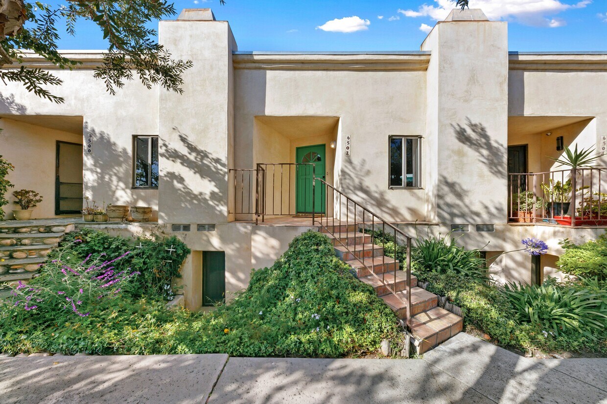 Foto principal - 6502 Dume Dr