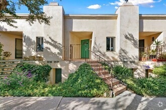 Building Photo - 6502 Dume Dr