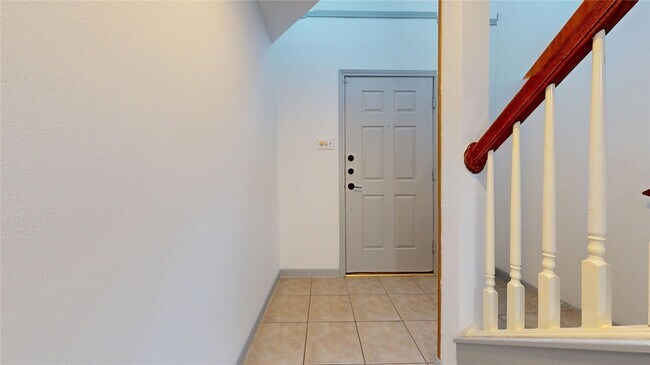 Photo - 1517 Drew Street Apartment