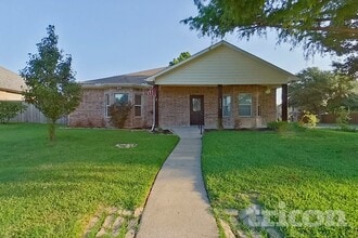 Building Photo - 4825 Freeport Dr