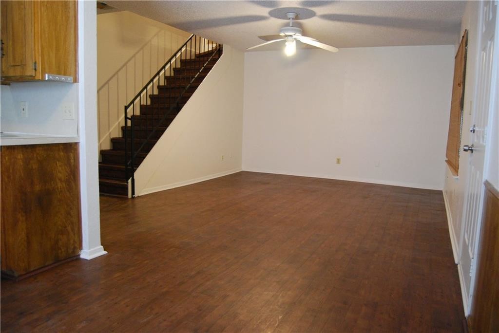 Primary Photo - 360 Pearl St