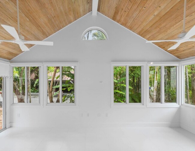 Building Photo - 3945 Loquat Ave