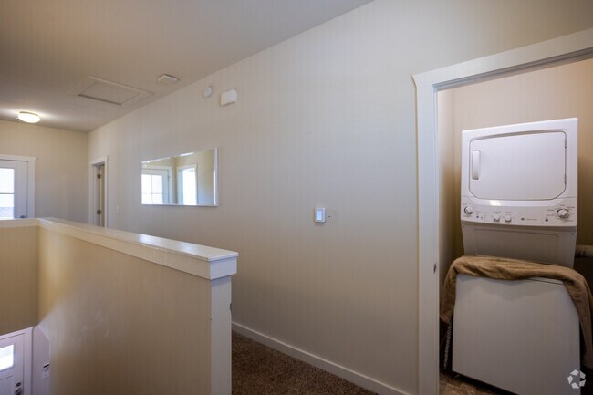 5BD, 5BA - 1.842SF - Lavandería - Diamond Elite Luxury Townhomes